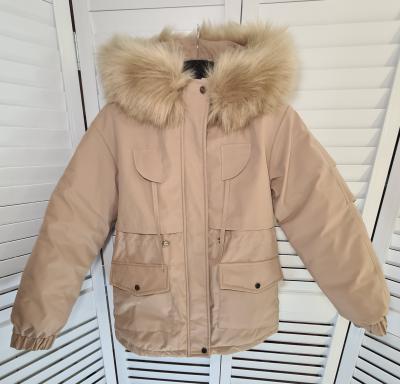 фото 4 Стёганый пуховик с большим меховым воротником